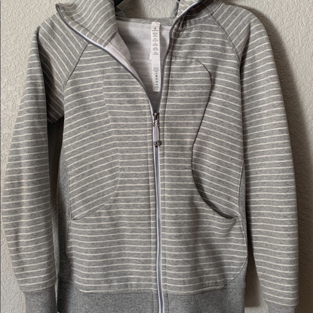 lululemon zip up jacket perfect condition size 4